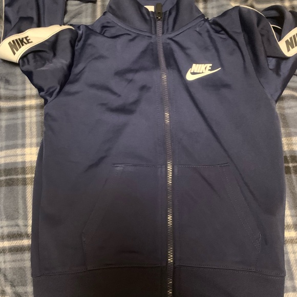 Nike Jogger Set - Picture 4 of 5